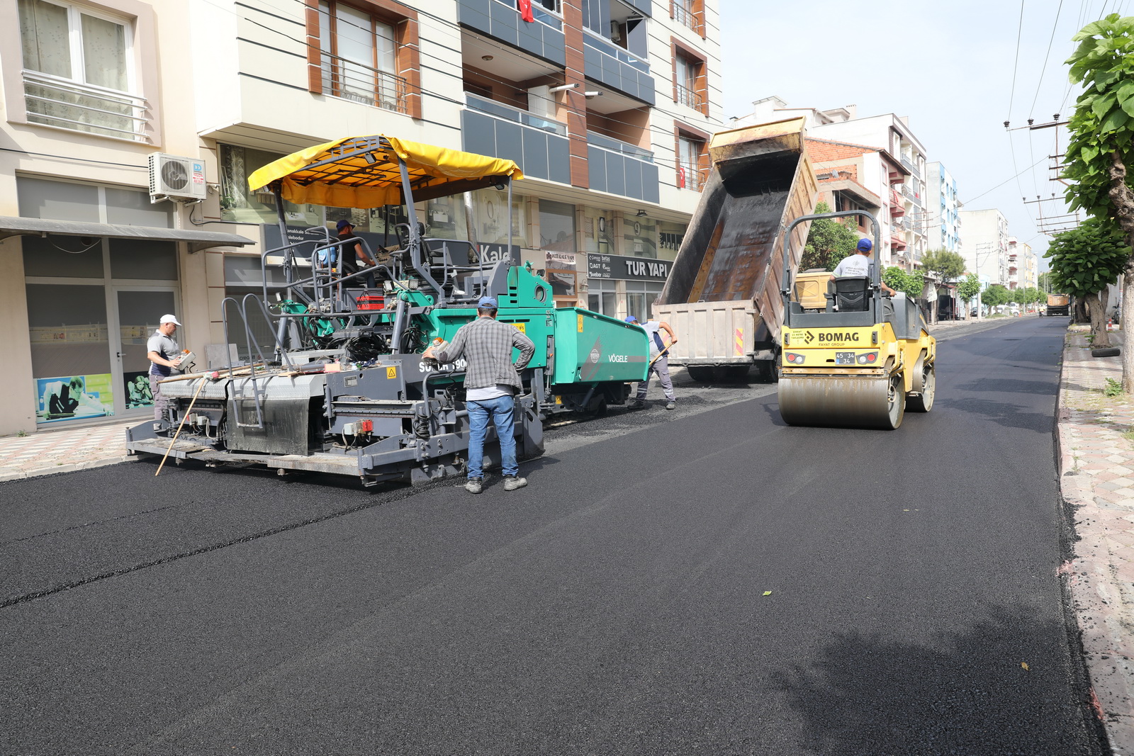 Akhisar baştan aşağı yenileniyor.