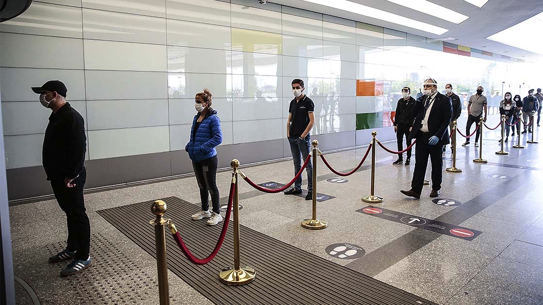 Açılan AVM'ler müşterilerini karşılamaya hazır