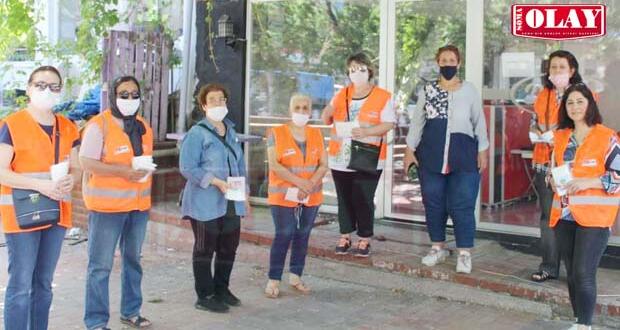 Soma CHP Kadın kolları maske dağıttı