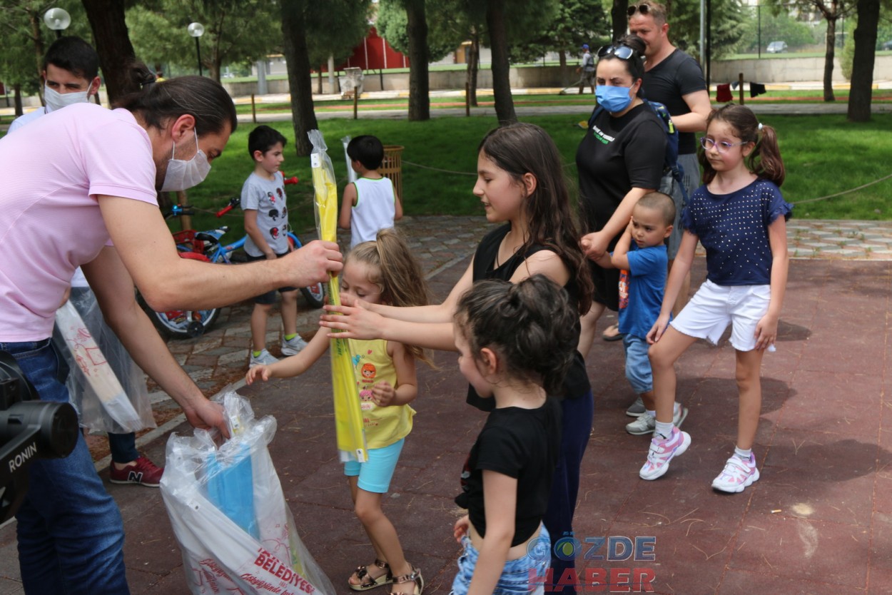 Akhisar belediyesi çocukları gökyüzünde buluşturdu