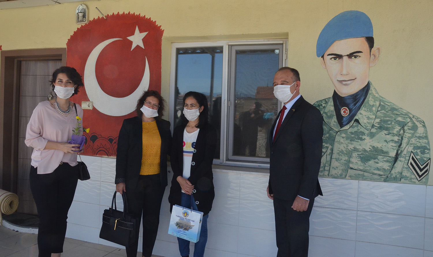 Başkan Akın şehit annelerini unutmadı