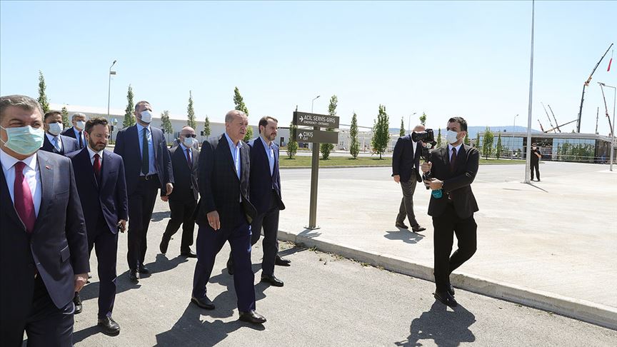 Erdoğan, havadan ve karadan yatımları denetledi