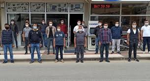 Sarıgöl'de berberler ve kuaförler açılışlarını ertelendi