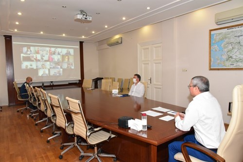 Vali Deniz,'salgının yayılmasını önlemeye çalışıyoruz'