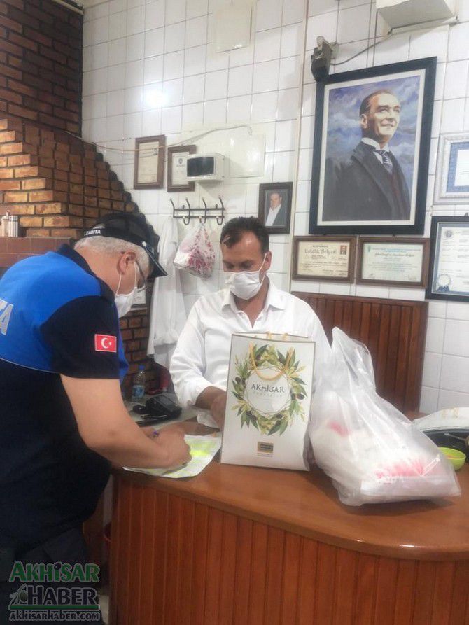 Akhisar belediyesinin esnaf desteği sürüyor.