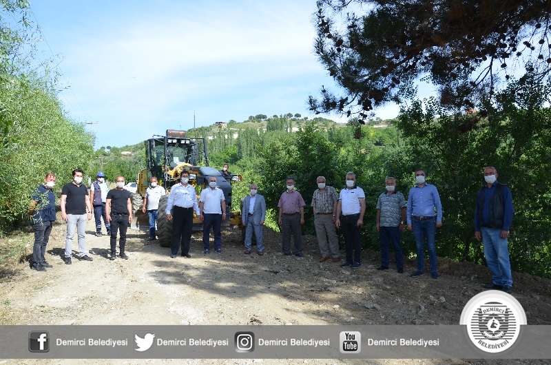 Demirci asfaltlanıyor