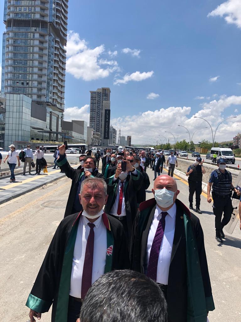 Avukatlar Anıtkabir yolunda