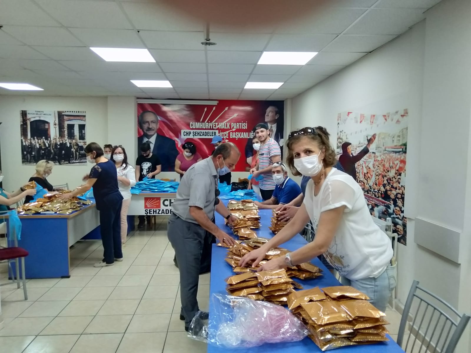 CHP şehzadeler yönetiminden babalar günü kutlaması