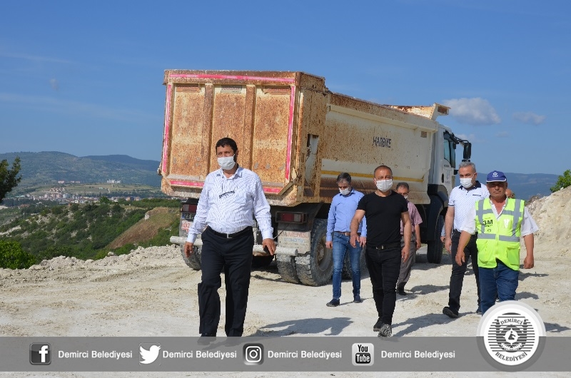 Demirci- Salihli yolu yapımı başladı