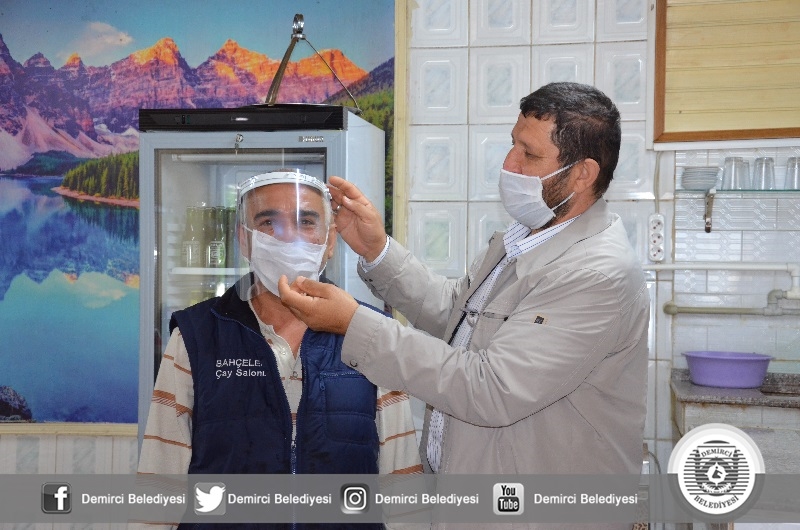 Başkan Selçuk,hijyenik set dağıttı