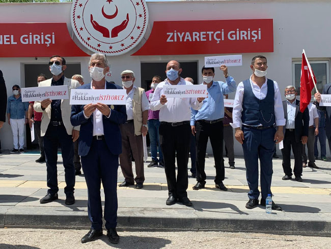 Gazi yakınları dağıtılmayan paraları için eylem yaptılar