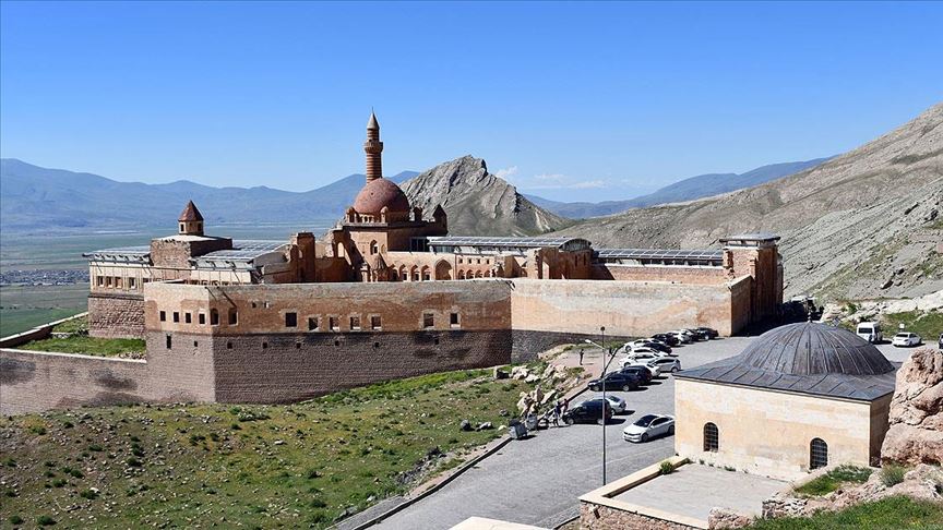 İshak paşa sarayı ziyarete açıldı