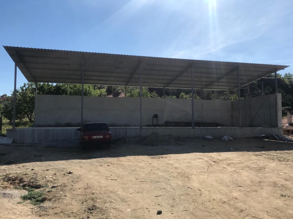 Demirci'de kiraz alım yeri tamamlandı