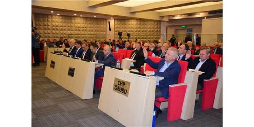 Manisa'da suya indirim AKP ve MHP oylarıyla ret edildi.