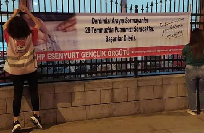 CHP'li 8 genç gözaltında