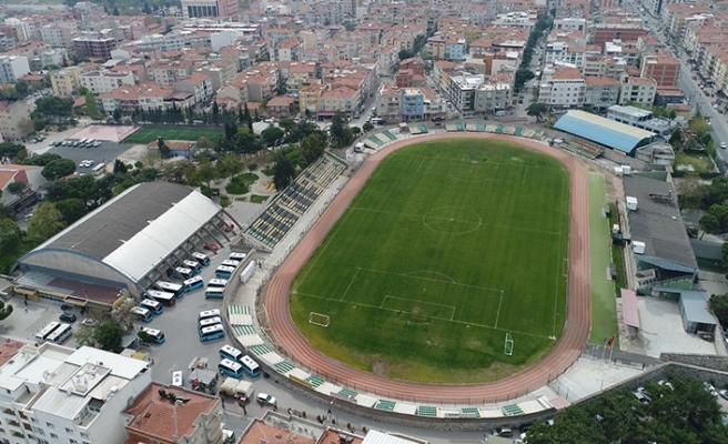 Spor Bakanı ,30 yıllık stadı CHP'li belediyeden aldı