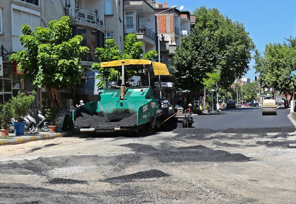 Akhisar belediyesi çalışıyor,ilçe güzelleşiyor