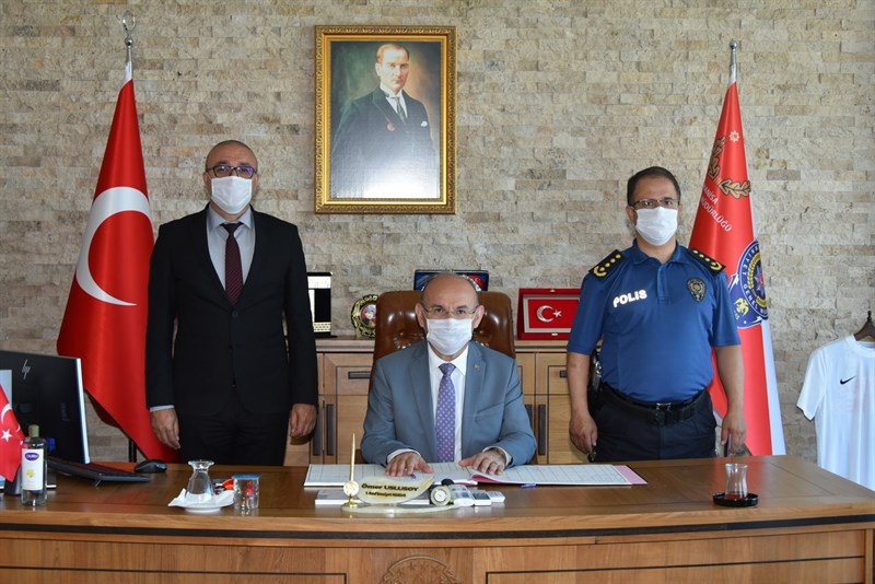 Vali Karadeniz, il emniyet müdürlüğünü ziyaret etti