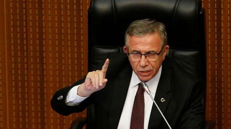 Uyanık müdür: tazminat almak için kendisini işten çıkardı