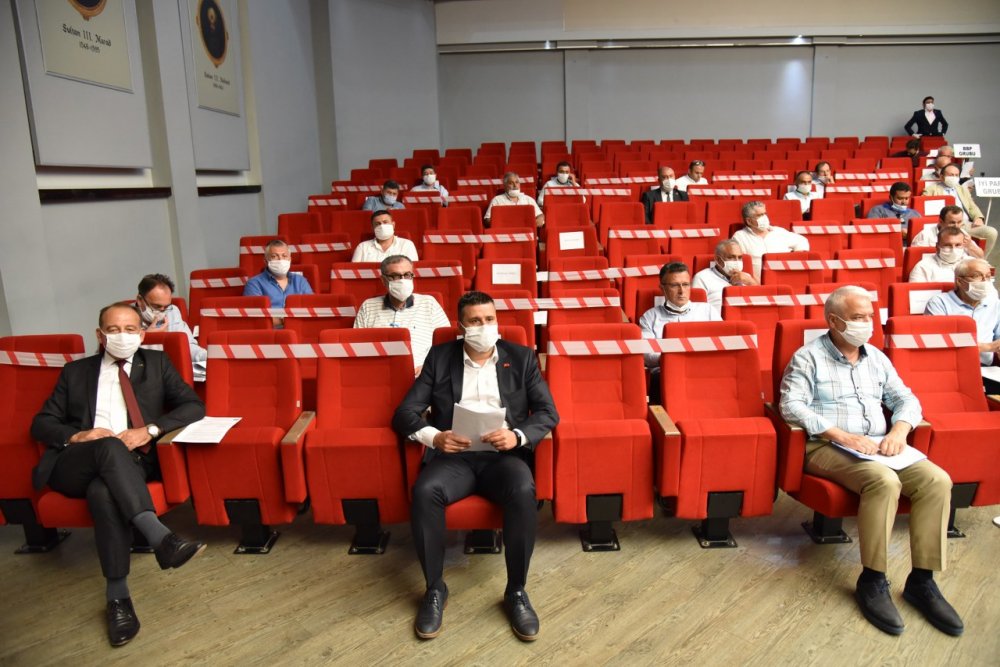 Büyükşehirde imar değişikliği tartışması