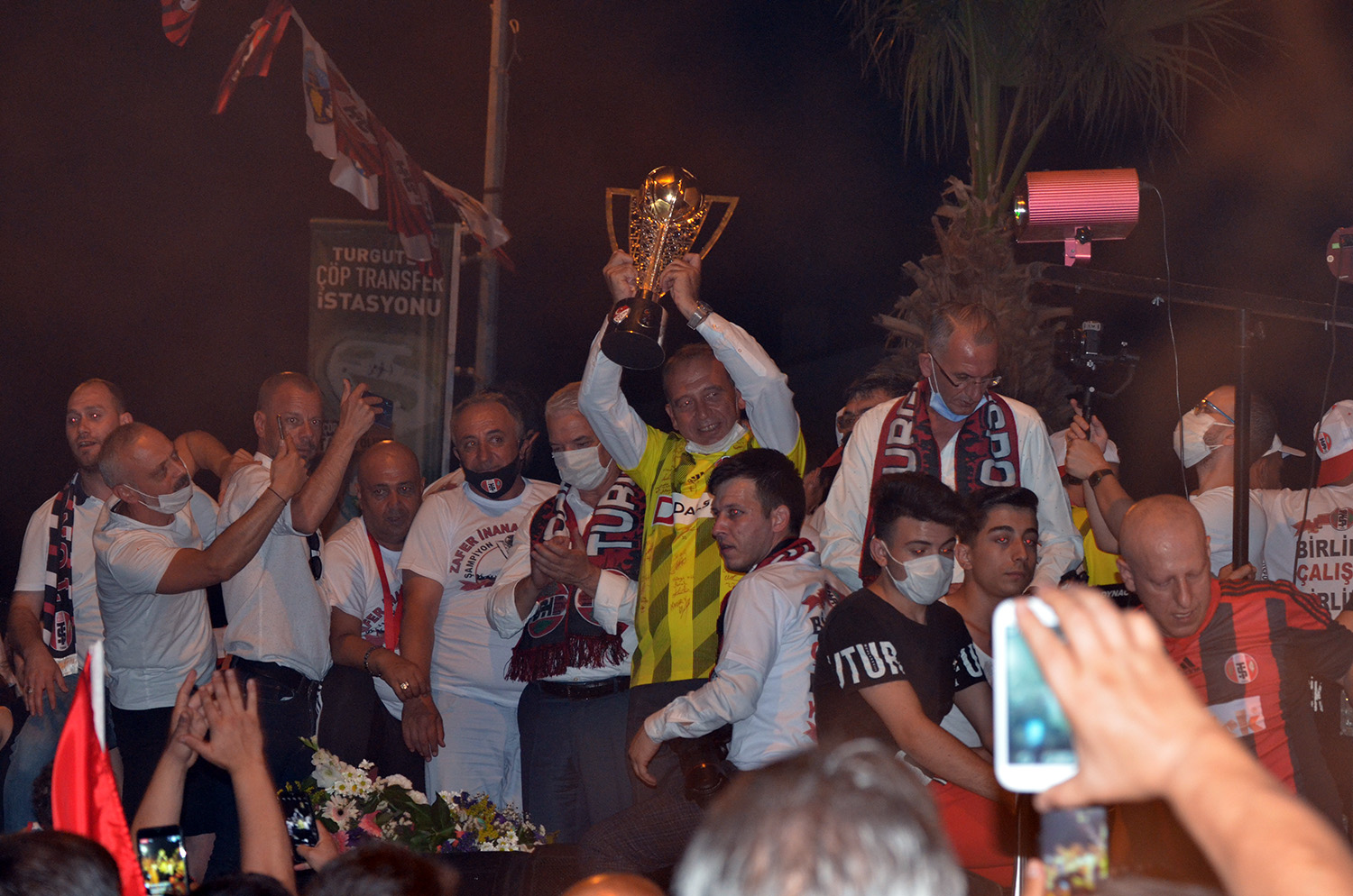 Turgutlu'da yer gök inledi