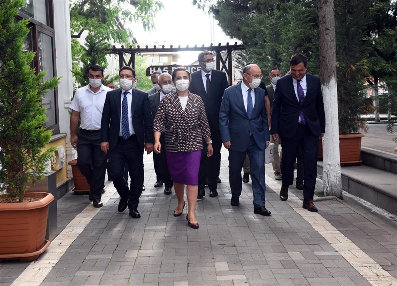 Valiler zeka toplantısında