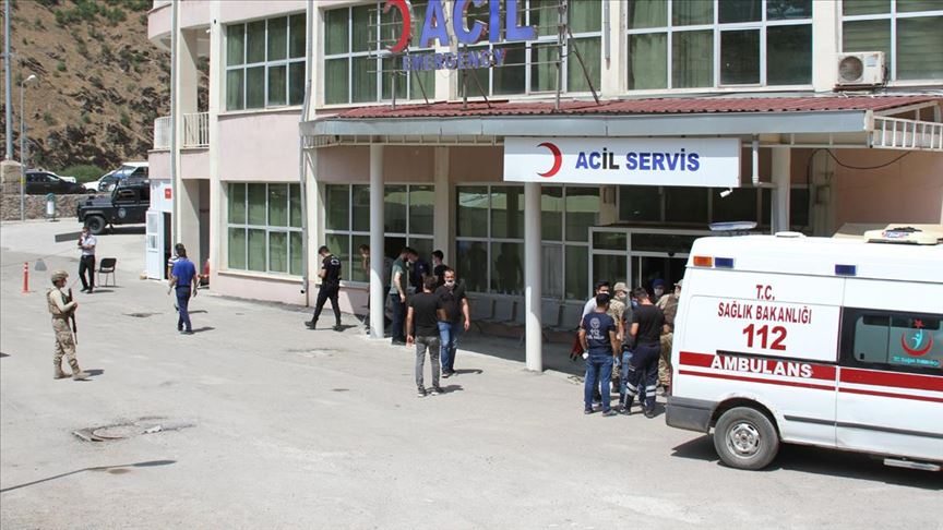 Şemdinli'de patlama 2 asker 1 güvenlikçi yaralandı