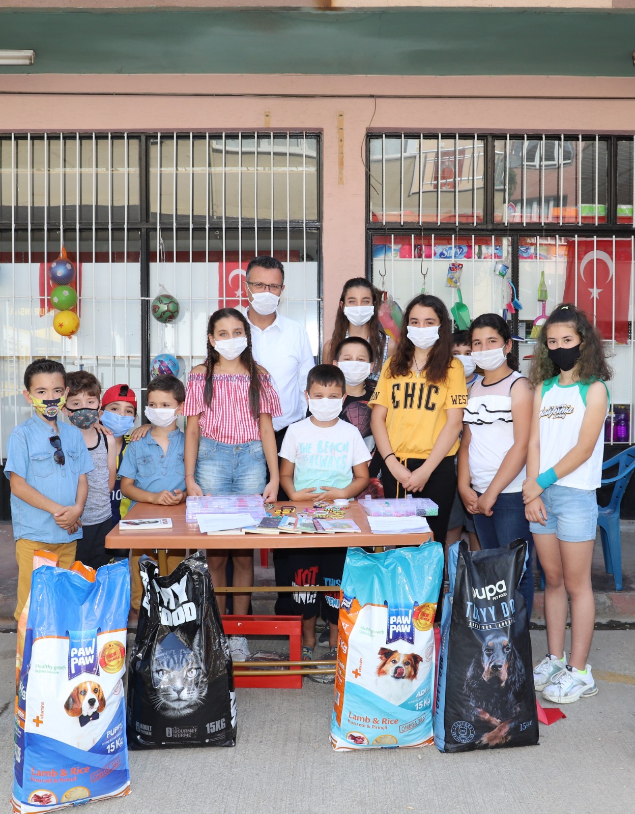 Yardımsever çocuklara başkan desteği