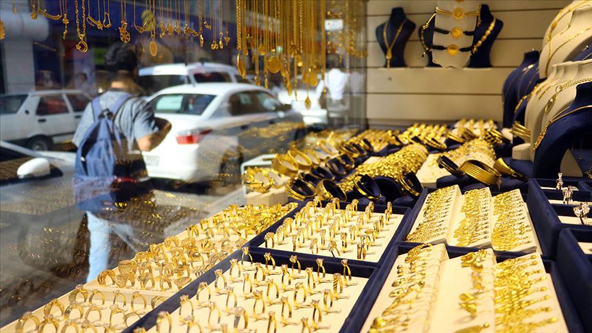 Altının onsu 1.985,18 dolarla tarihi zirvesini gördü