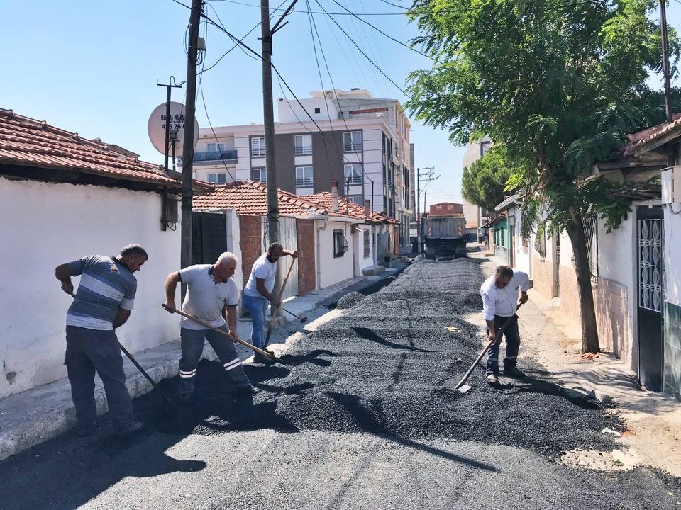 Akhisar Belediyesi bozuk yol seferberliği