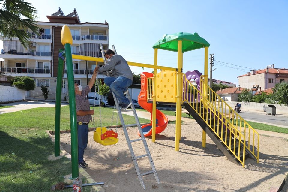 Çocuk parkları rengarenk