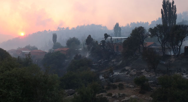 Ahmetli'de hasar tespit çalışmaları başladı