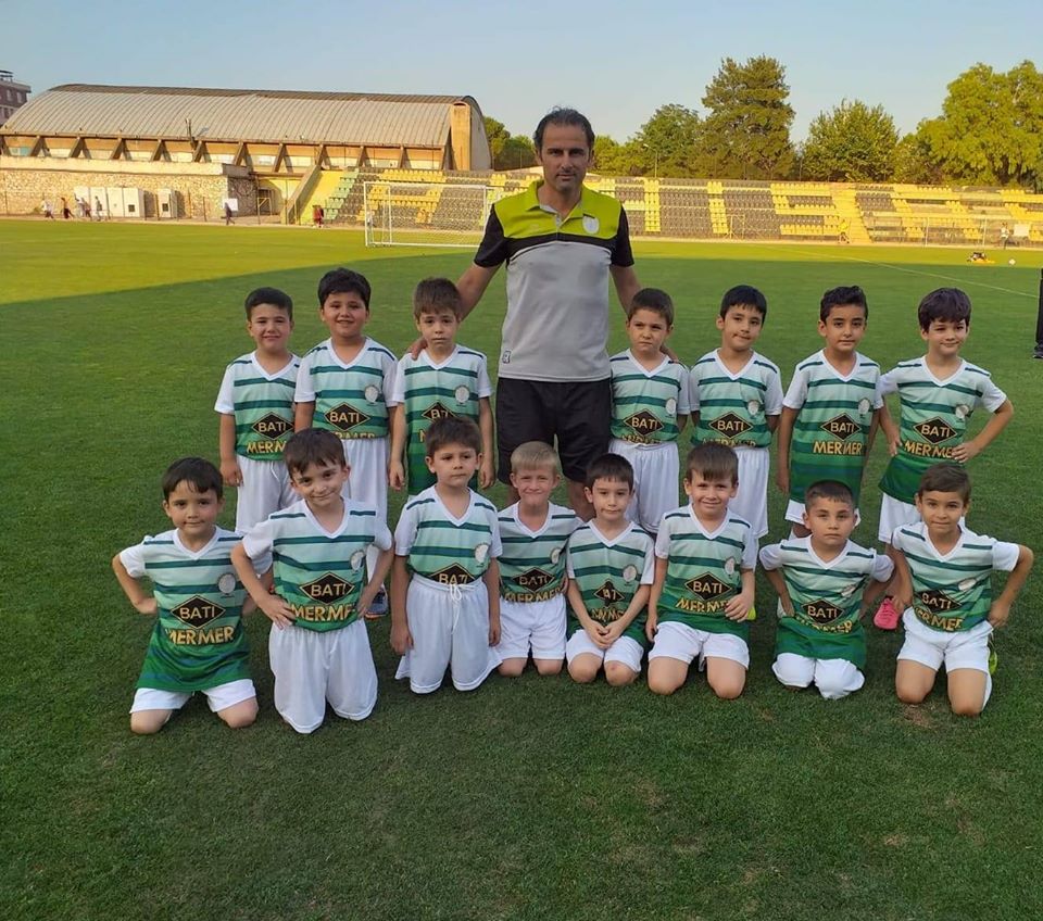 Akhisar'da 435 öğrenci futbol öğreniyor