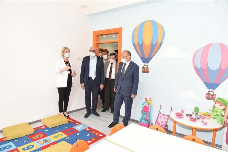 Vali Karadeniz anaokulu açtı