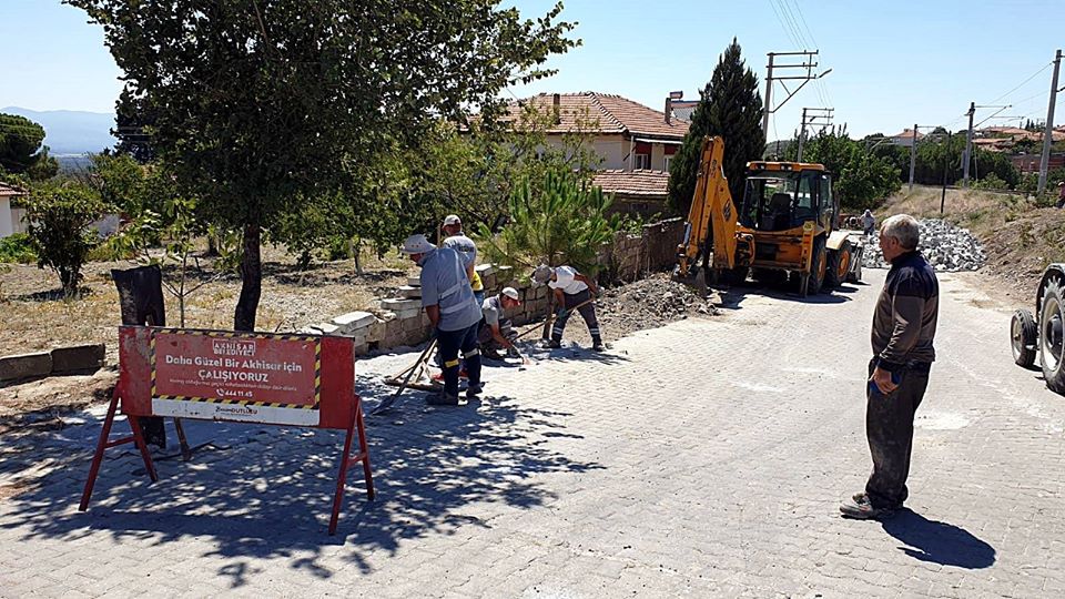 Akhisar Çobanhasan'da yol yapımı