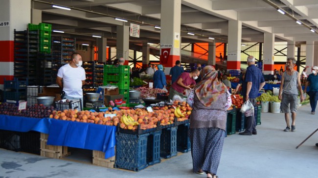 Soma'da katlı otopark ve pazar yeri açıldı