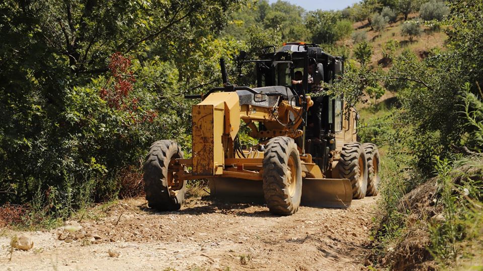 Alaşehirde yerleşim birimlerine yol