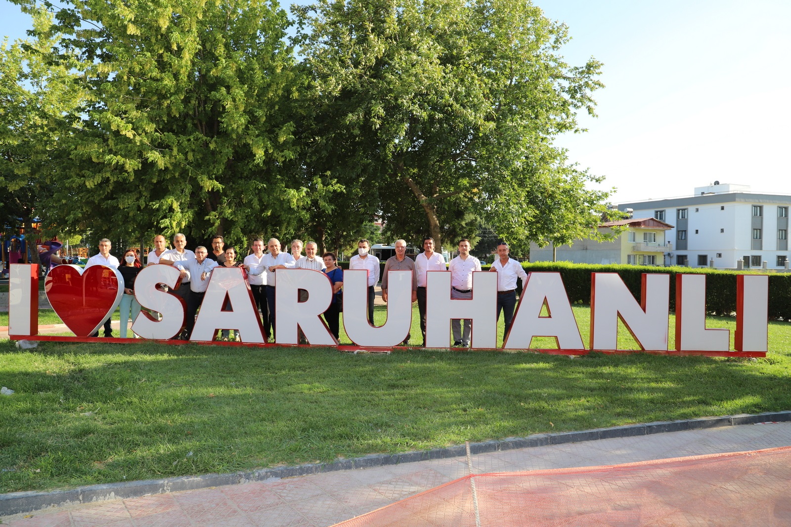 Saruhanlı'da yatırımlar el birliği, üç birliğiyle, gerçekleşiyor