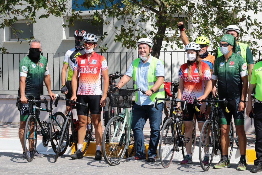 Akhisarlı bisikletliler hareketli yaşam için pedal çevirdi