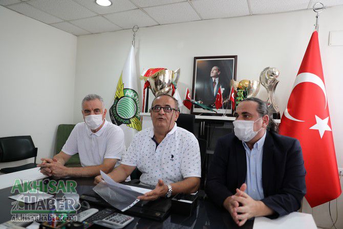 Akhisarspora ilk destek Ramiz ailesinden