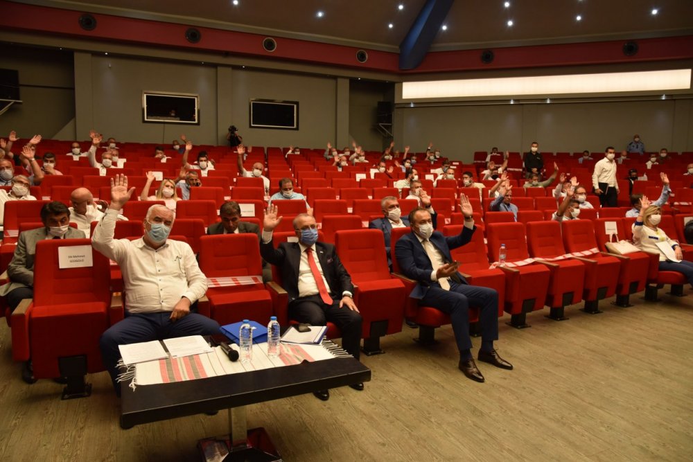 Manisa belediye meclisinde mezarlık tartışması