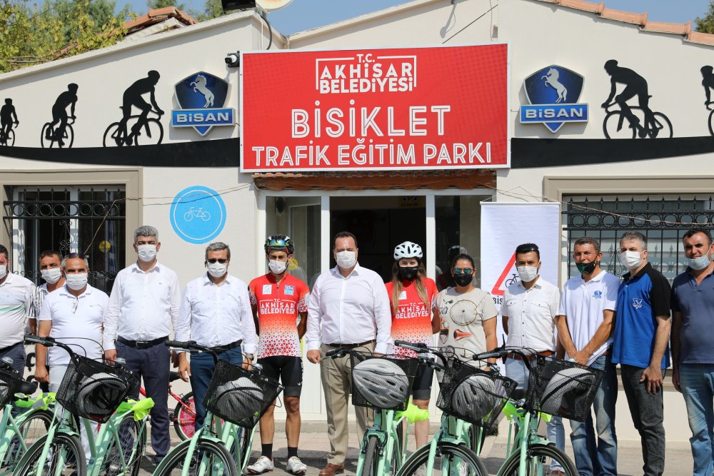 Türkiye'de örnek proje Akhisar'da bisiklet trafik eğitim parkı