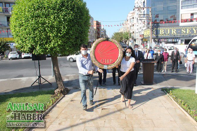 Akhisar'da CHP 97'inci kuruluş yıldönümünü kutladı