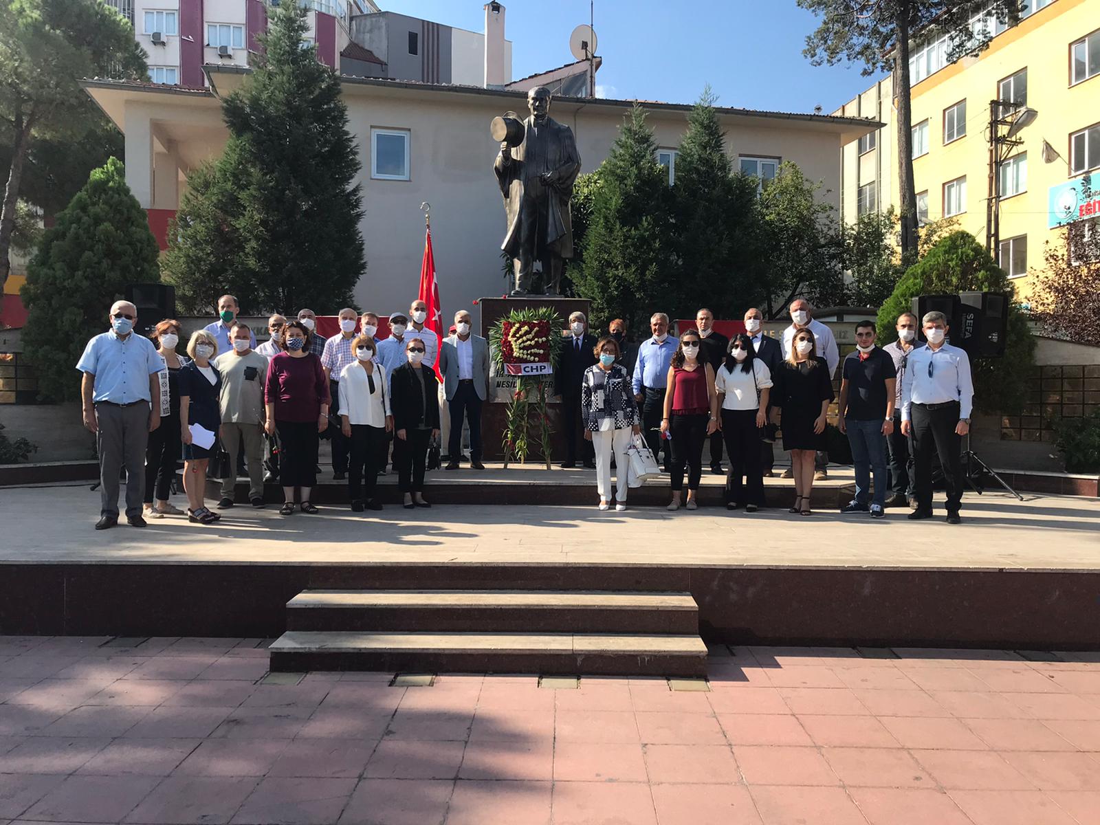 Soma CHP'de coşkulu kutlama