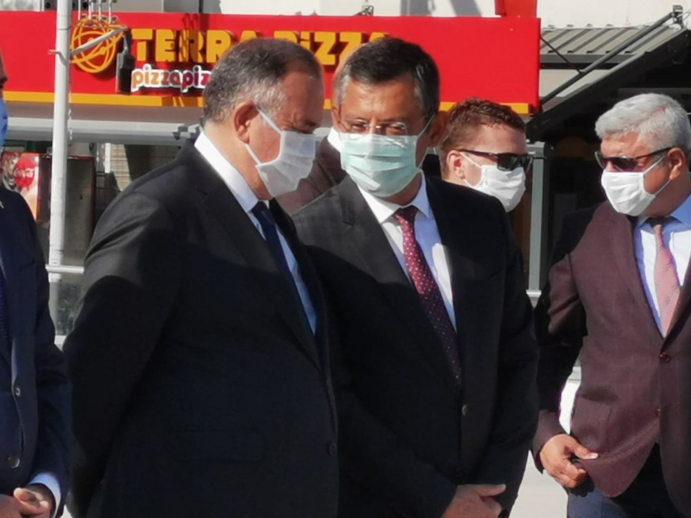 Kurtuluş töreninde siyaset