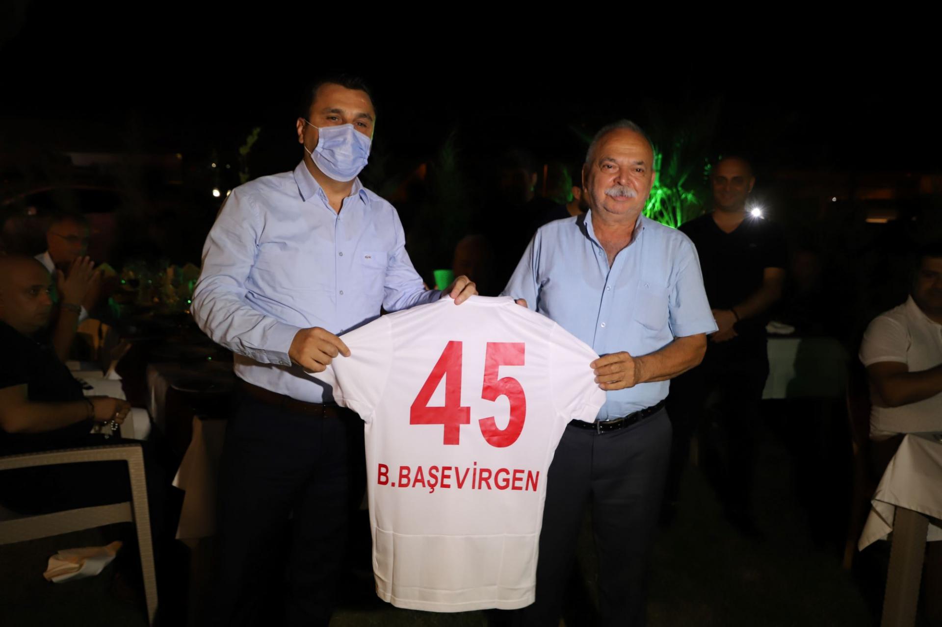 Akın'dan sporculara moral yemeği