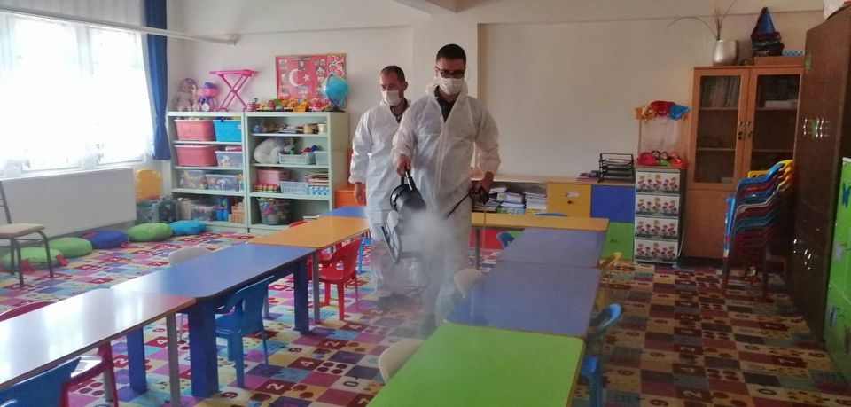 Akhisar'da okullar temizlendi