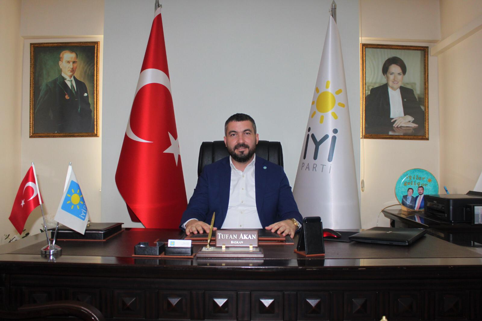 İyi partili Akan'dan kandil mesajı