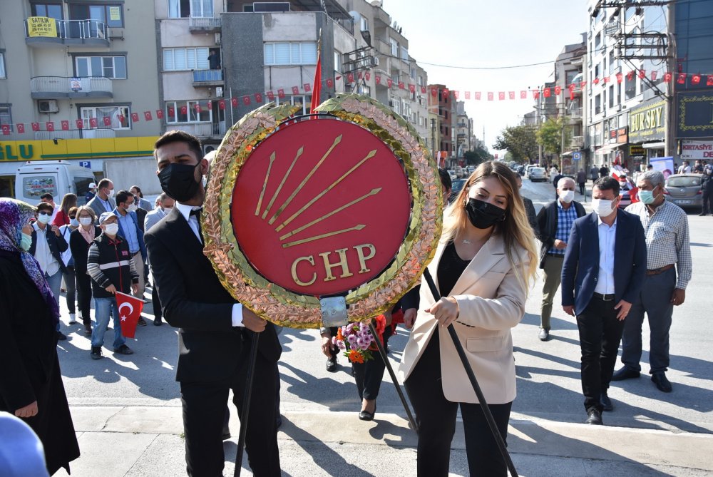 Cumhuriyet Bayramı'nın 97.yılı, çelenk sunumu