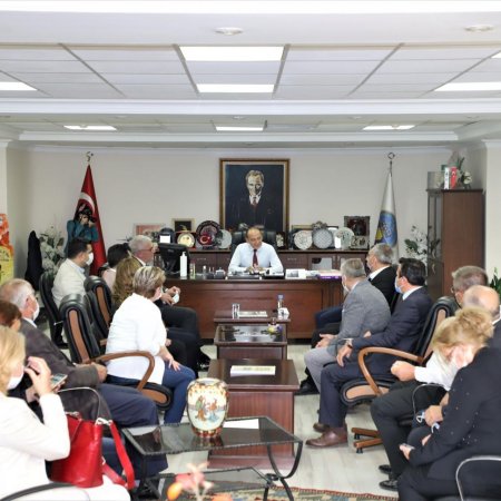 Müsavat Dervişoğlu'ndan başkan Akın'a ziyaret